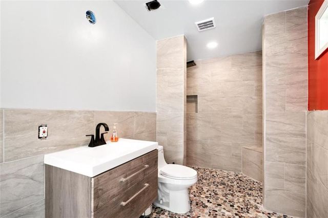 4053 Brenteresa Court, Snellville, GA 30039