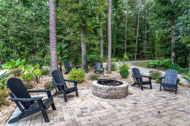 4053 Brenteresa Court, Snellville, GA 30039