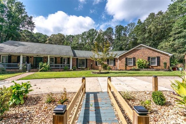 4053 Brenteresa Court, Snellville, GA 30039