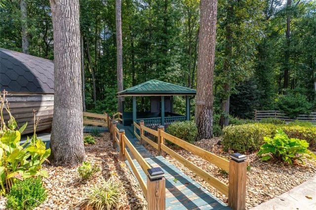 4053 Brenteresa Court, Snellville, GA 30039