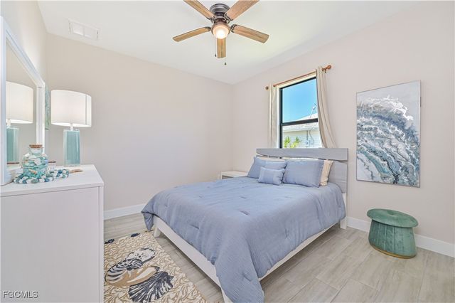 1137 SW 29th TER, Cape Coral, FL 33914