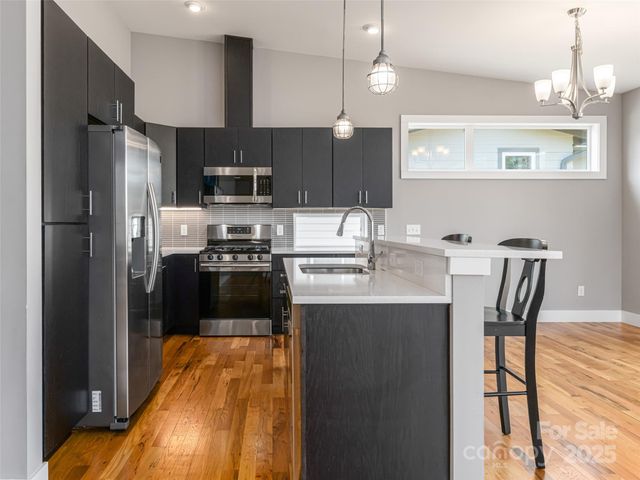 7 Mauricet Lane, Asheville, NC 28806