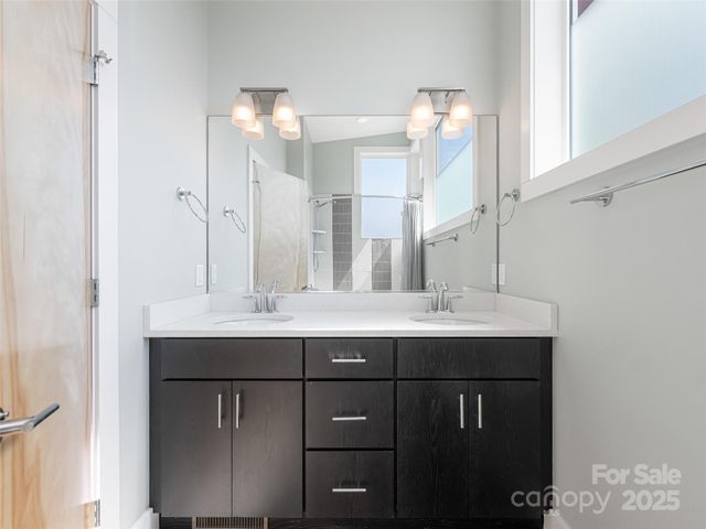 7 Mauricet Lane, Asheville, NC 28806