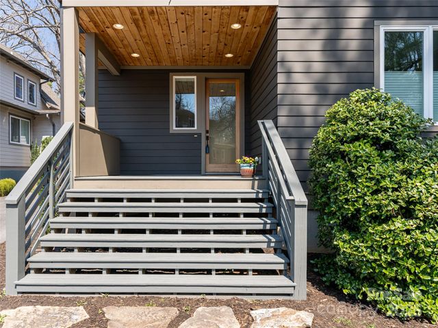 7 Mauricet Lane, Asheville, NC 28806