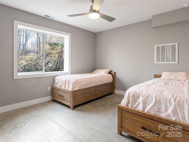 7 Mauricet Lane, Asheville, NC 28806