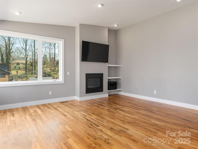 7 Mauricet Lane, Asheville, NC 28806