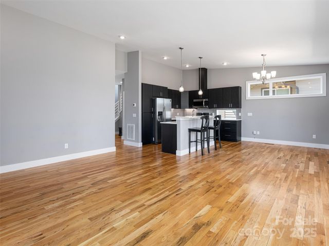 7 Mauricet Lane, Asheville, NC 28806