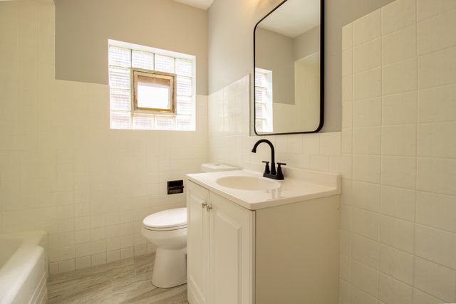 14510 S Lowe Avenue, Riverdale, IL 60827