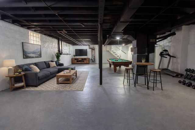 14510 S Lowe Avenue, Riverdale, IL 60827