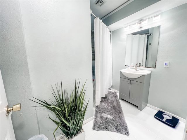 462 Poenisch Dr, Corpus Christi, TX 78412