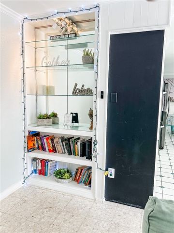 462 Poenisch Dr, Corpus Christi, TX 78412