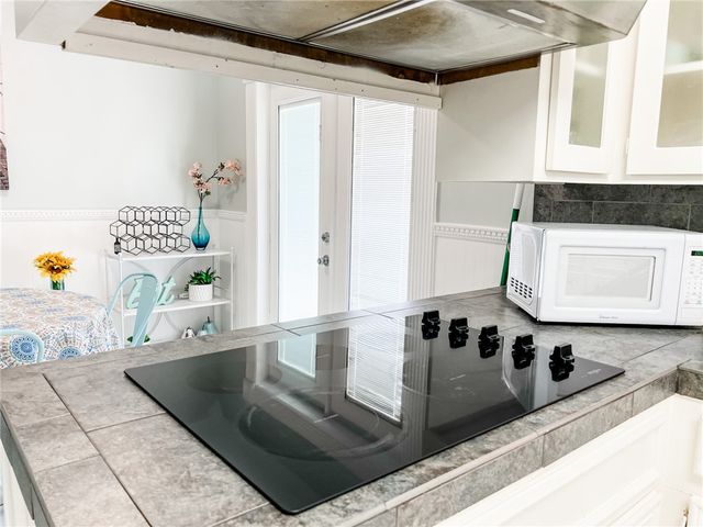 462 Poenisch Dr, Corpus Christi, TX 78412