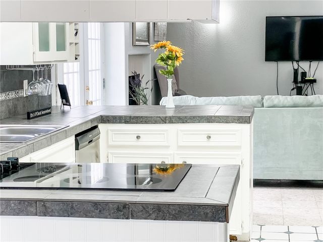 462 Poenisch Dr, Corpus Christi, TX 78412