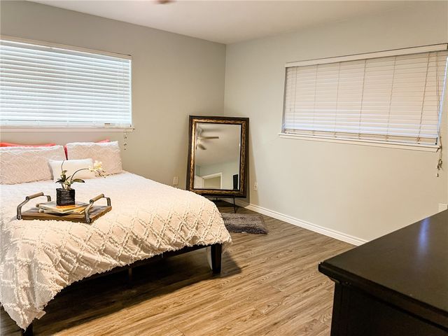 462 Poenisch Dr, Corpus Christi, TX 78412