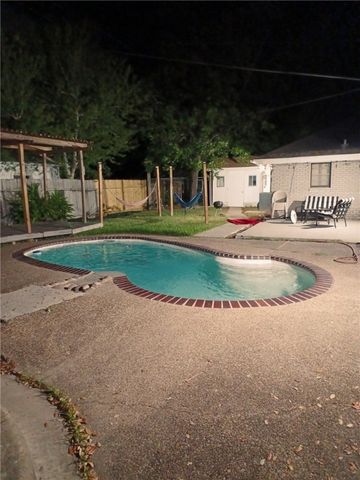 462 Poenisch Dr, Corpus Christi, TX 78412