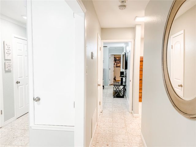 462 Poenisch Dr, Corpus Christi, TX 78412