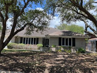 462 Poenisch Dr, Corpus Christi, TX 78412