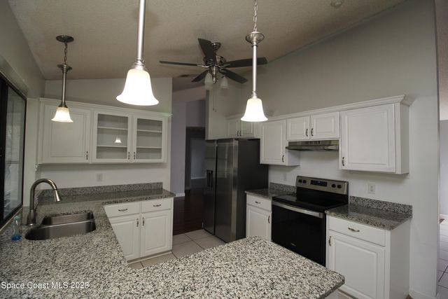 1009 Fairplay Avenue NW, Palm Bay, FL 32907