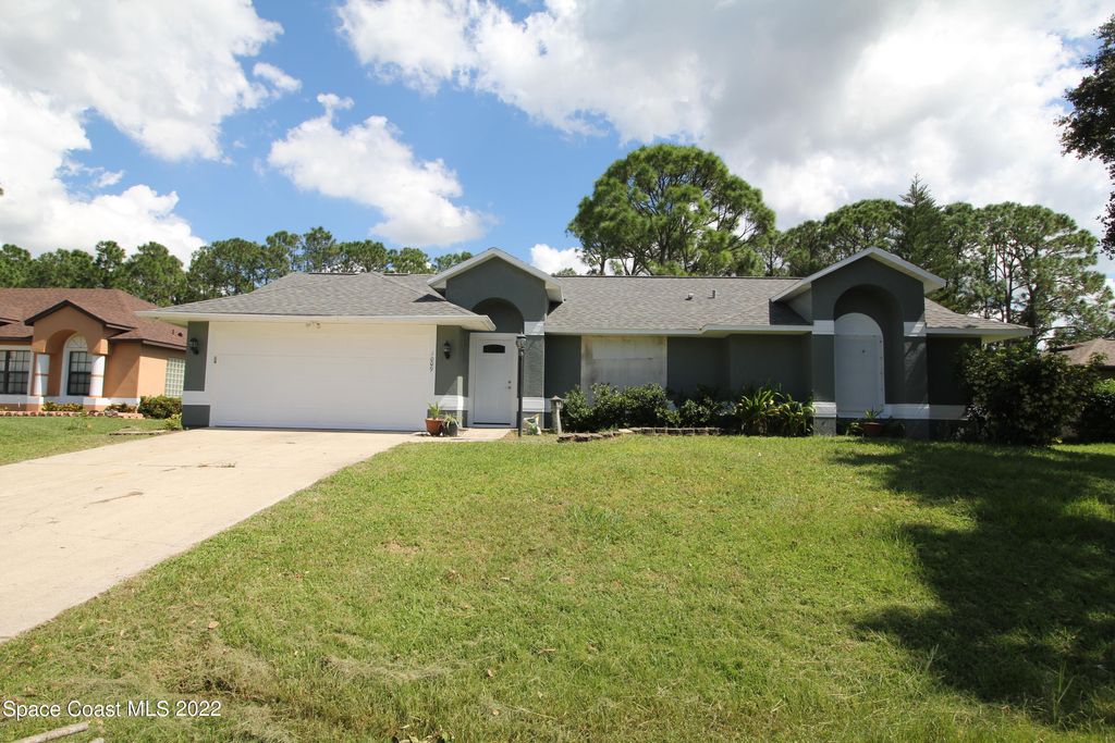 1009 Fairplay Avenue NW, Palm Bay, FL 32907
