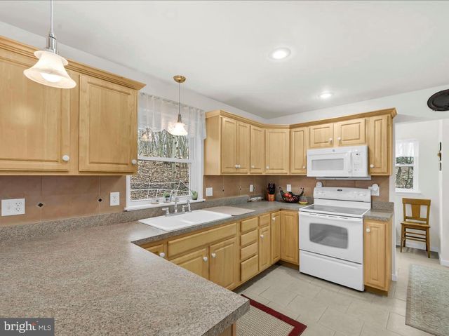 311 SIOUX DR, Auburn, PA 17922