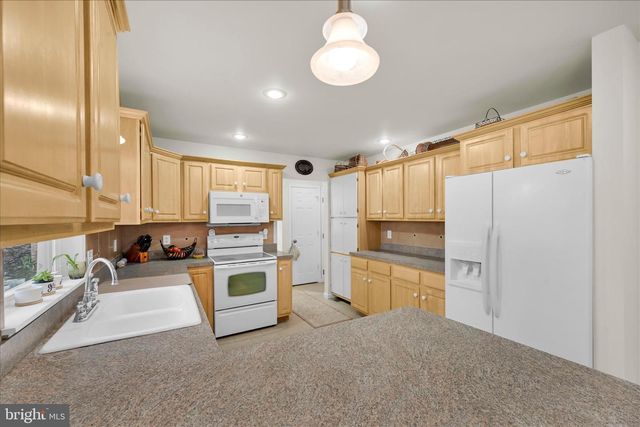 311 SIOUX DR, Auburn, PA 17922