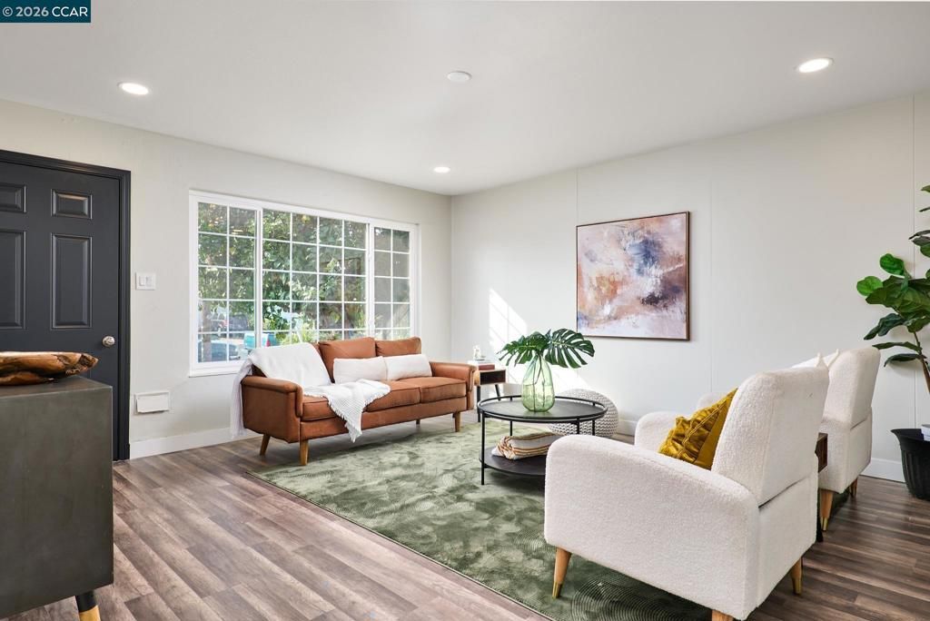 Image 6 of property listing at 4320 4320 Delta Fair Blvd, Antioch, CA 94509