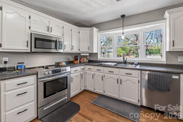 7795 Old Post Road, Denver, NC 28037