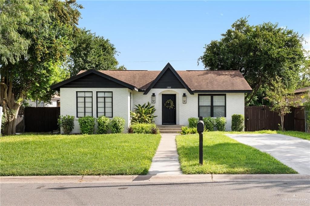 1305 Quince Avenue, Mcallen, TX 78501