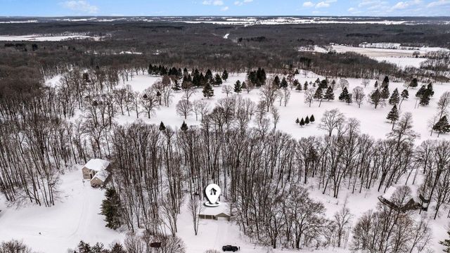 5882 Mullen Ridge Drive, Delton, MI 49046