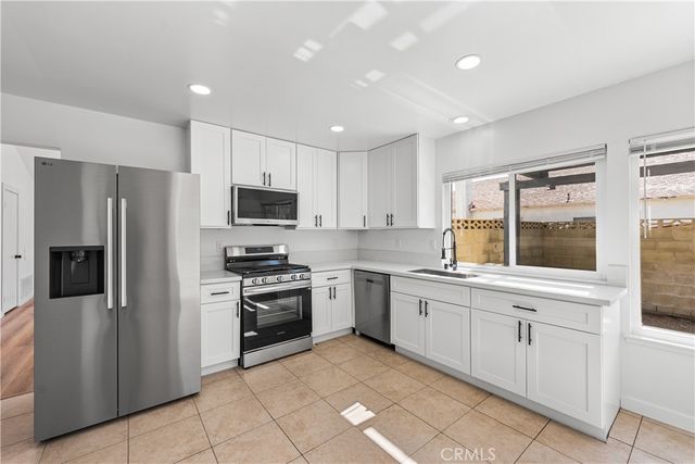 1015 Caperton, Lancaster, CA 93535