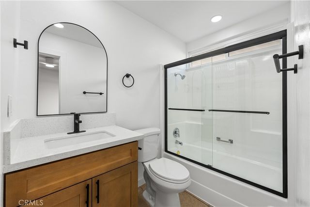 1015 Caperton, Lancaster, CA 93535