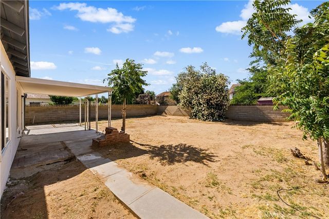 1015 Caperton, Lancaster, CA 93535
