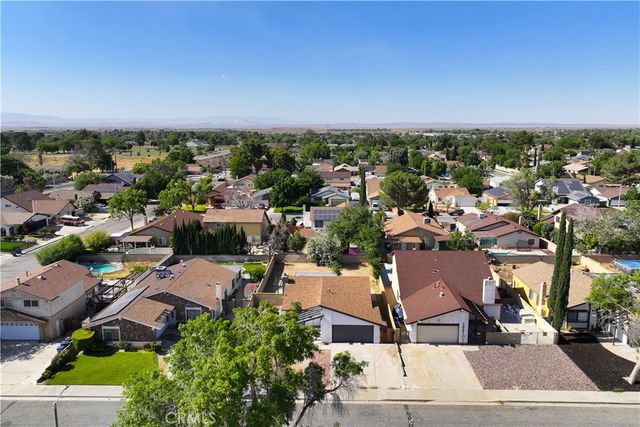1015 Caperton, Lancaster, CA 93535