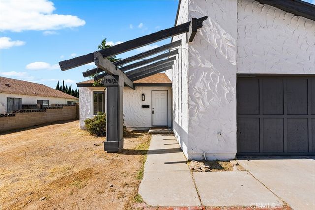 1015 Caperton, Lancaster, CA 93535