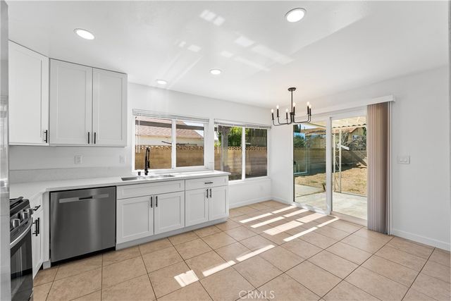 1015 Caperton, Lancaster, CA 93535