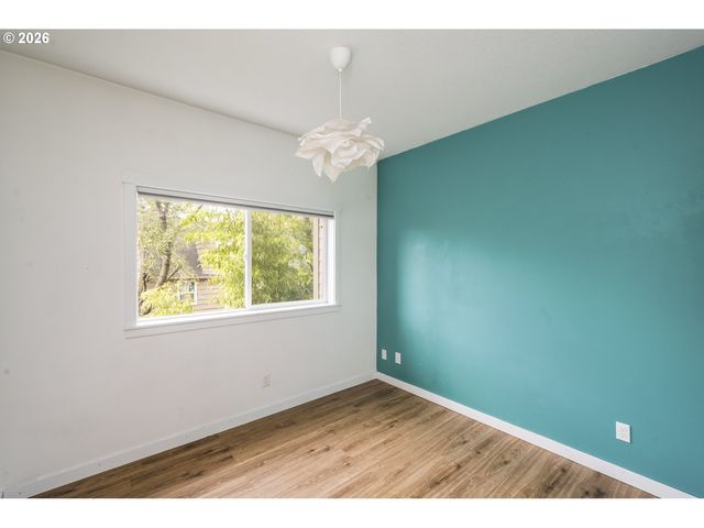 5321 Ne IRVING St C, Portland, OR 97213