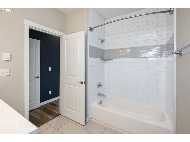 5321 Ne IRVING St C, Portland, OR 97213