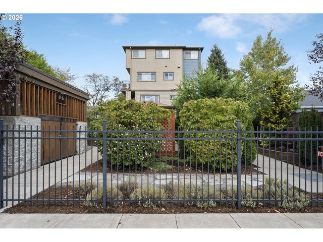 5321 Ne IRVING St C, Portland, OR 97213
