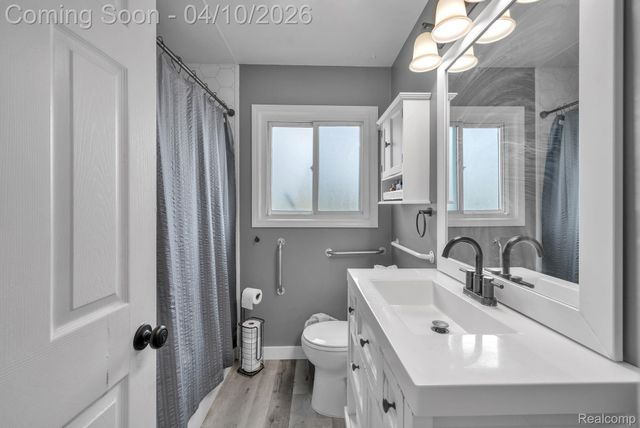 32700 Grandview Avenue, Westland, MI 48186