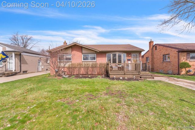 32700 Grandview Avenue, Westland, MI 48186