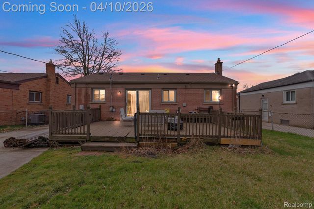 32700 Grandview Avenue, Westland, MI 48186