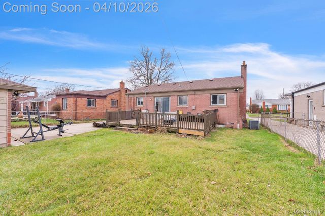 32700 Grandview Avenue, Westland, MI 48186