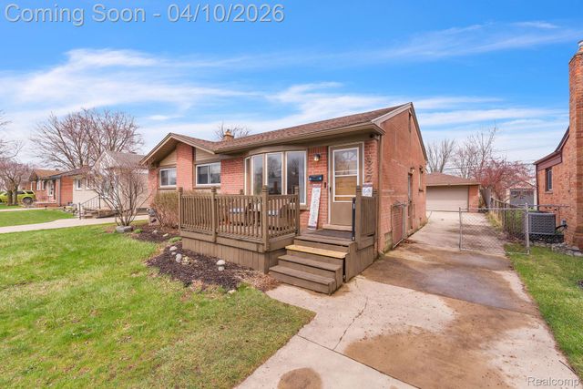 32700 Grandview Avenue, Westland, MI 48186