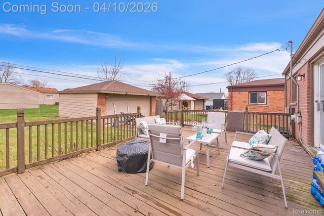 32700 Grandview Avenue, Westland, MI 48186