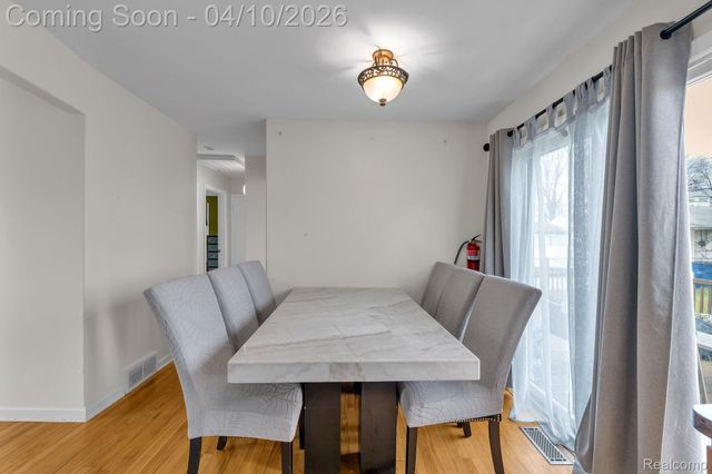 32700 Grandview Avenue, Westland, MI 48186