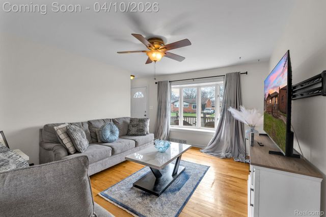 32700 Grandview Avenue, Westland, MI 48186