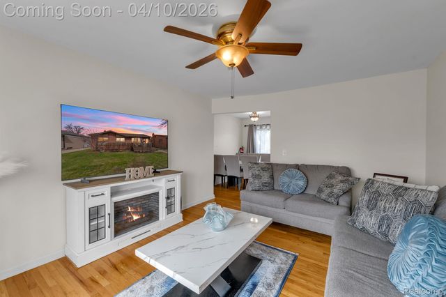 32700 Grandview Avenue, Westland, MI 48186