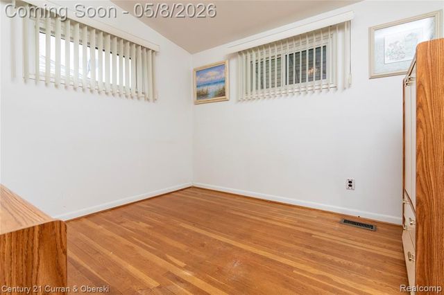5387 Vivian Street, Dearborn Heights, MI 48125