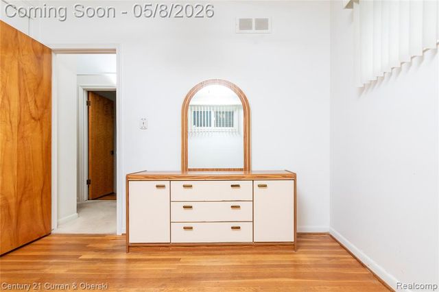5387 Vivian Street, Dearborn Heights, MI 48125
