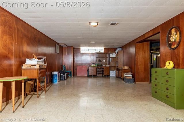 5387 Vivian Street, Dearborn Heights, MI 48125